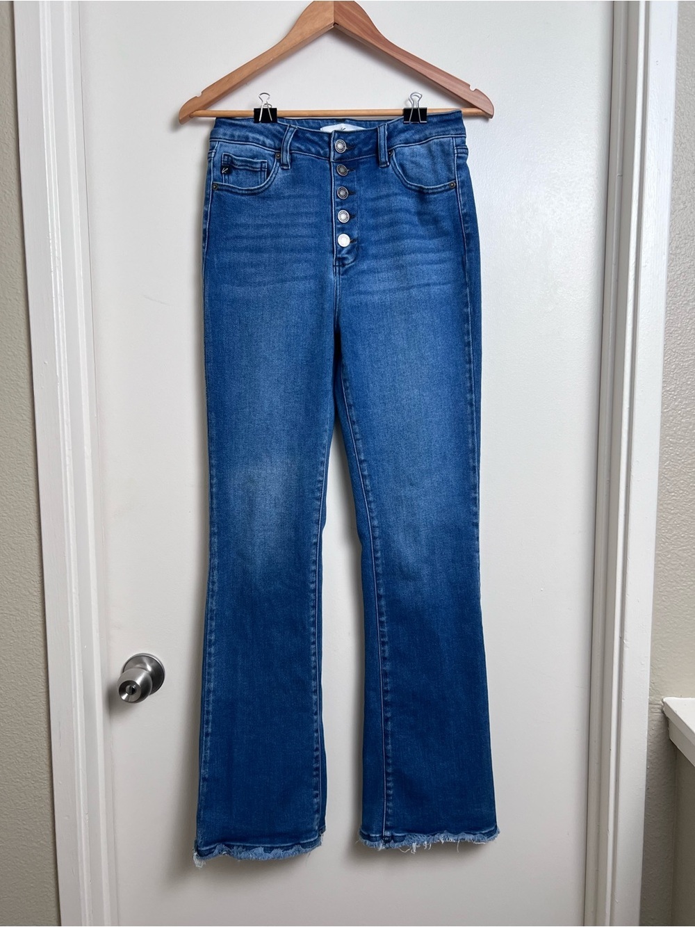 KanCan High Rise Button Fly Flare Jeans Medium Wash Frayed Hem Size 9/28